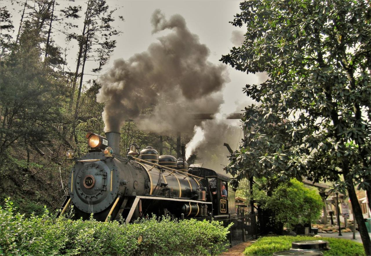 פיג'ן פורג' Suite Sensations, Hot Tub, Pool Table, 1089 Free Tickets Each Paid Day, Dollywood And More מראה חיצוני תמונה
